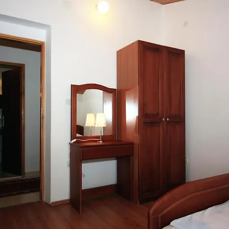With Parking Space Supetar, Brac - 5670 Apartman Supetar