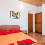 With Parking Space Supetar, Brac - 5670 Apartment Supetar
