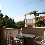 With Parking Space Supetar, Brac - 5670 Apartmán *