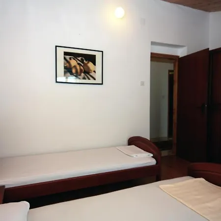 Διαμέρισμα With Parking Space Supetar, Brac - 5670